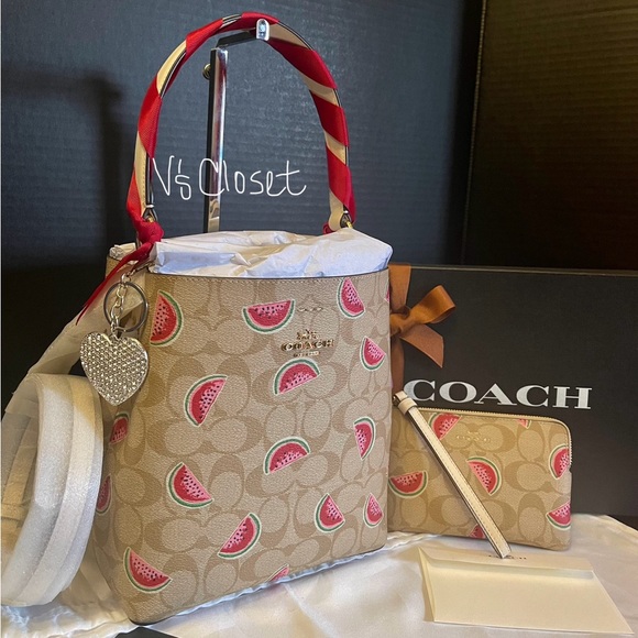 ❤️SOLD❤️❤️❤️Coach Town Bucket Bag Set - Picture 3 of 13
